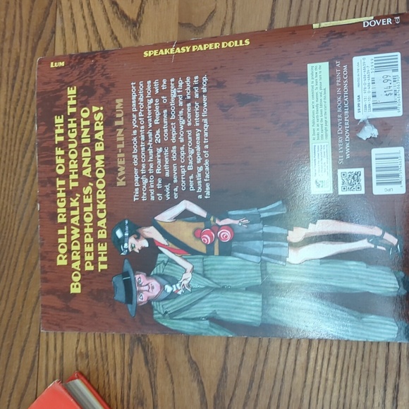 Dover published book of paper dolls.  Speakeasy. Fashion from the late 1920's. - Picture 5 of 5